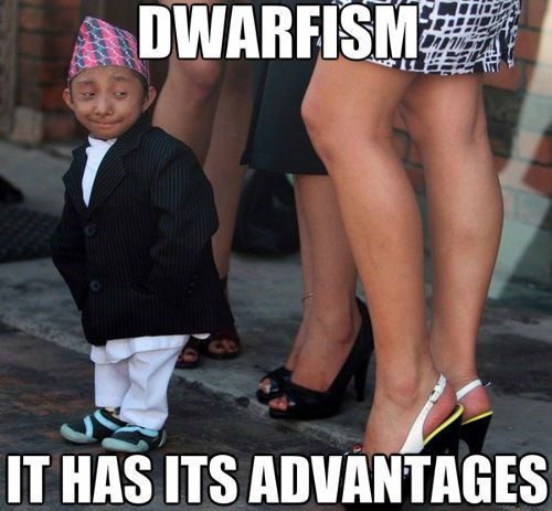 Dwarfism Has It Atvantages - Funny Photo